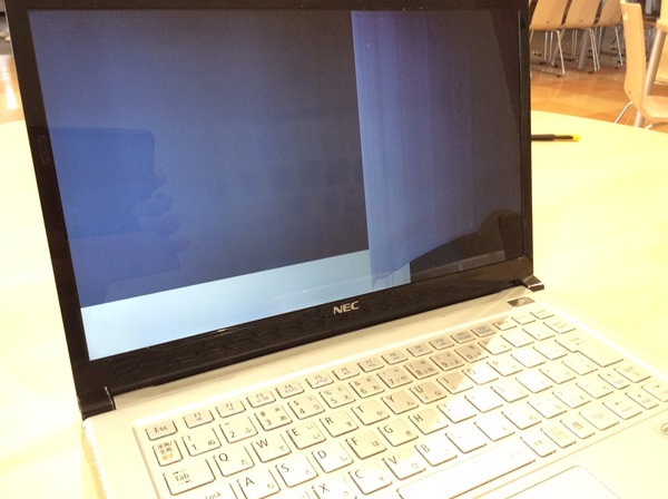 NEC Lavie Z PC-LZ550HSの液晶を交換しました